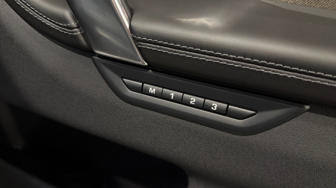 Land Rover Discovery Sport 1.5 P270e Metropolitan 5dr Auto [5 Seat] Station Wagon - Image 25
